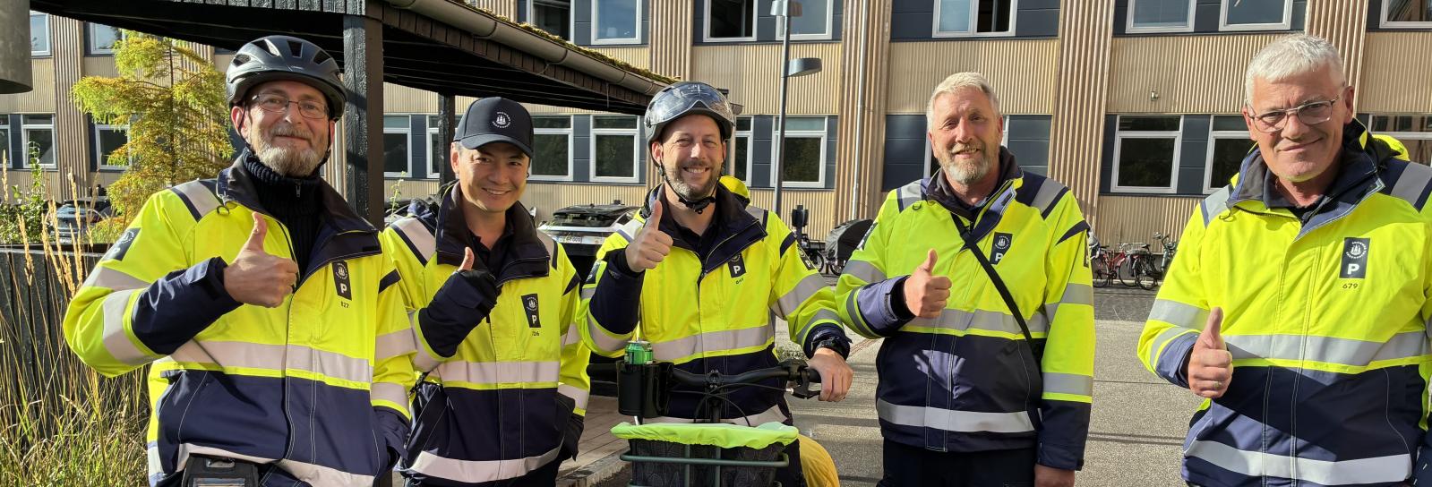 Kommunens P-vagter er gerne kontrollanter ved Cyklistprøven