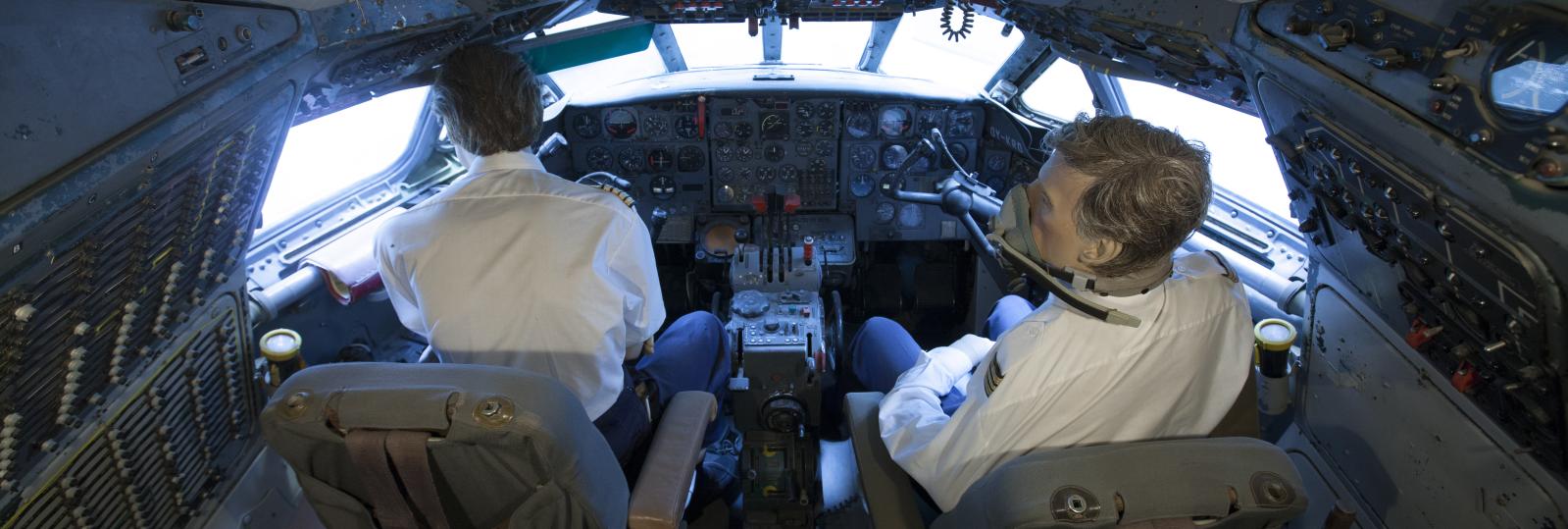 to piloter i cockpit