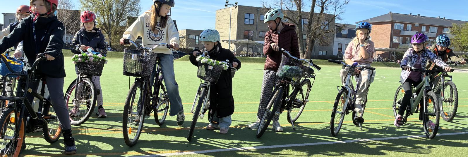 Cykelleg lærer eleverne at cykle sikkert på en sjov måde