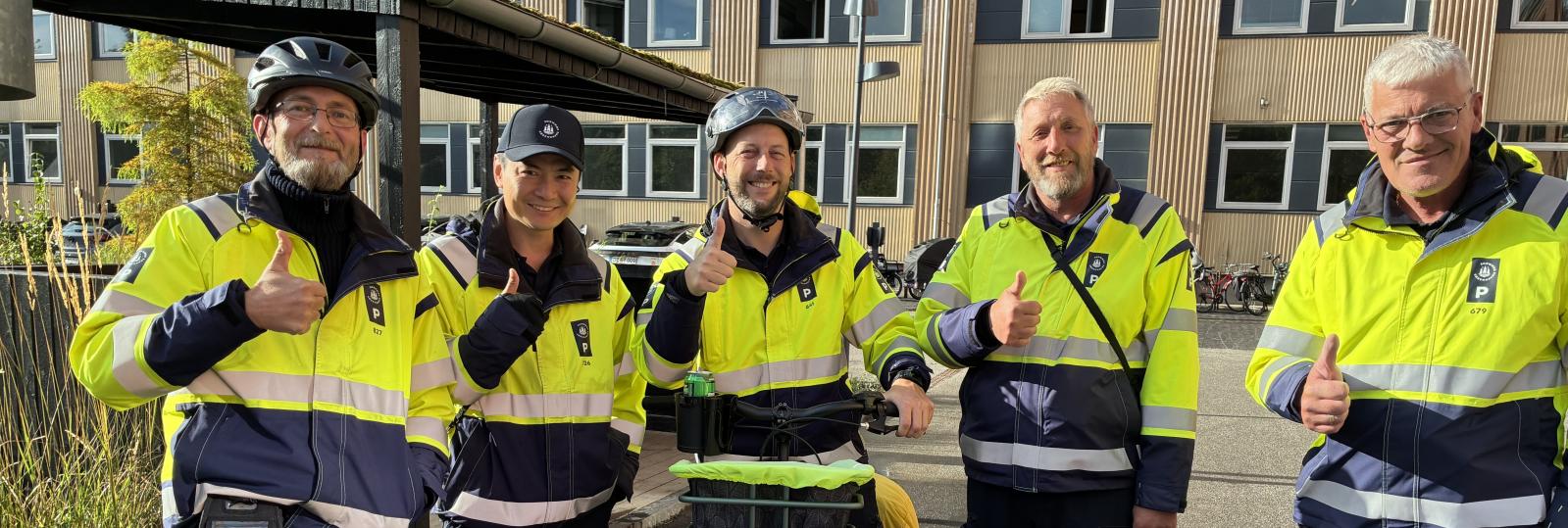 Kommunens P-vagter er gerne kontrollanter ved Cyklistprøven