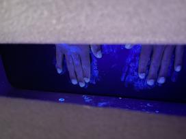 Bakterier i UV- lys efter håndvask